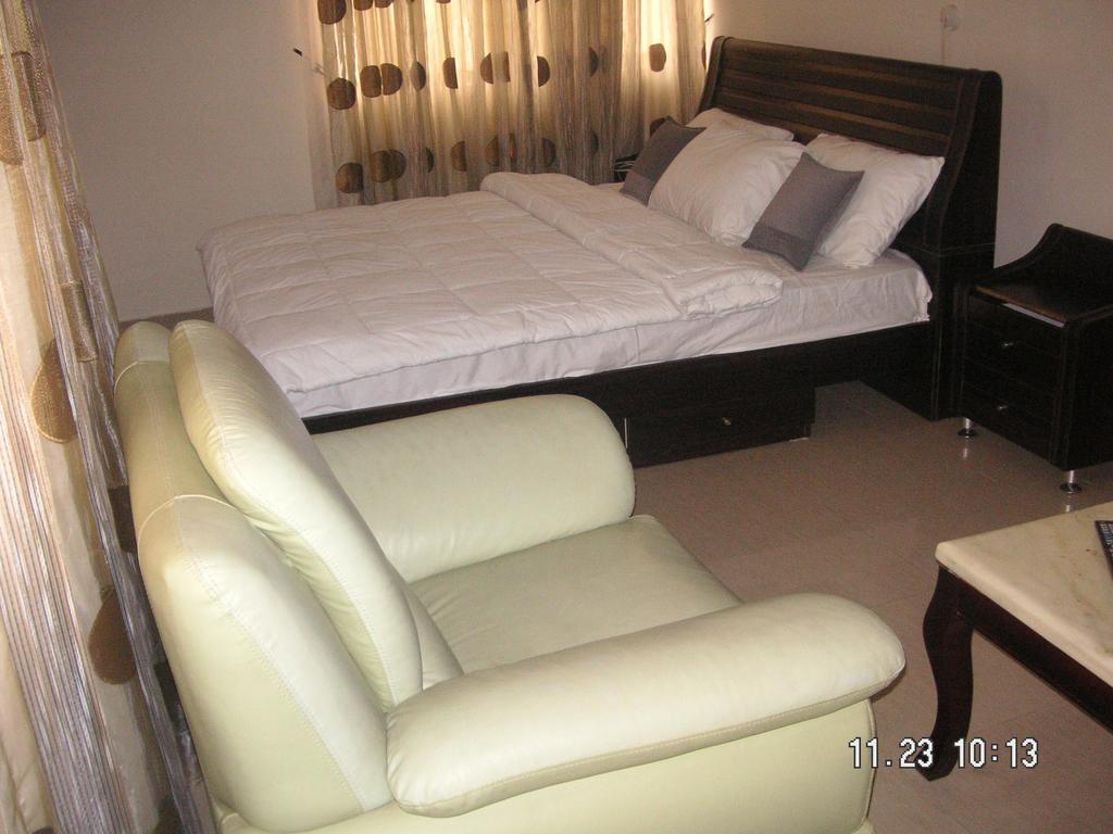 The Habitat Suites International Lagos Quarto foto