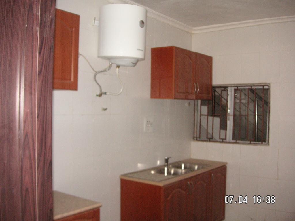The Habitat Suites International Lagos Quarto foto