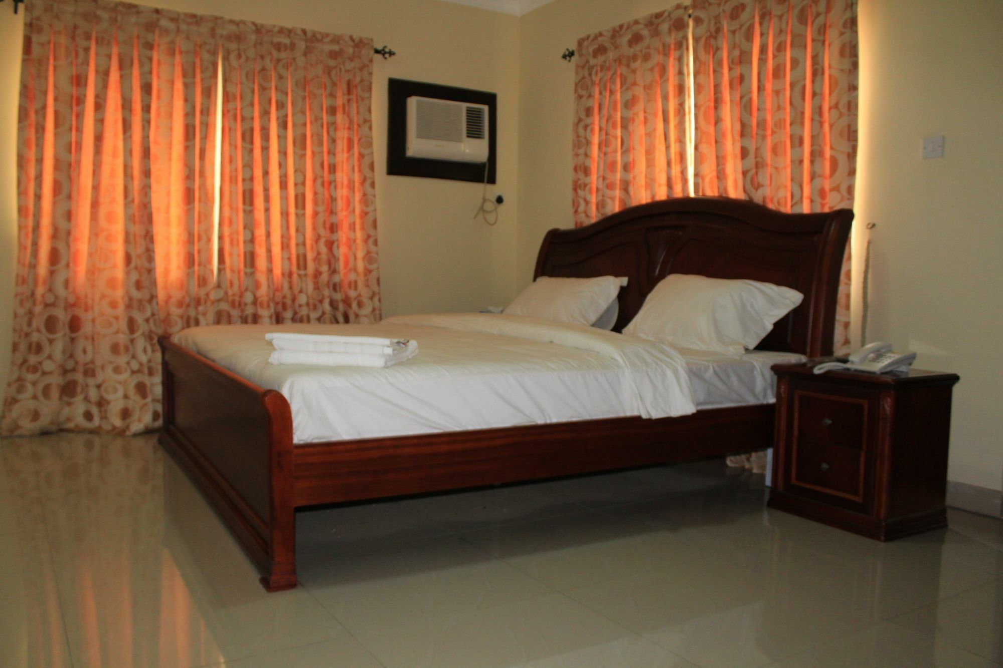The Habitat Suites International Lagos Exterior foto